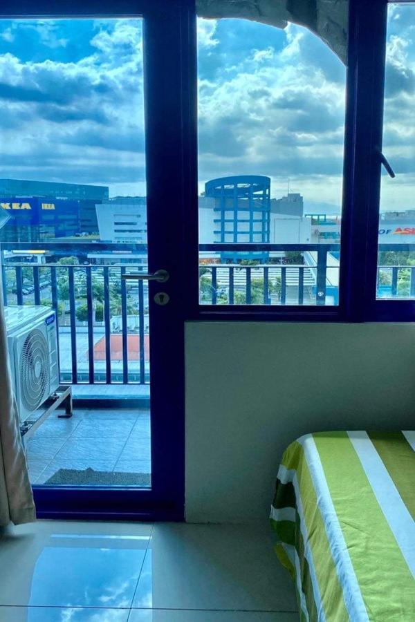 Madison'S Place At Sea Moa Manila Exteriér fotografie